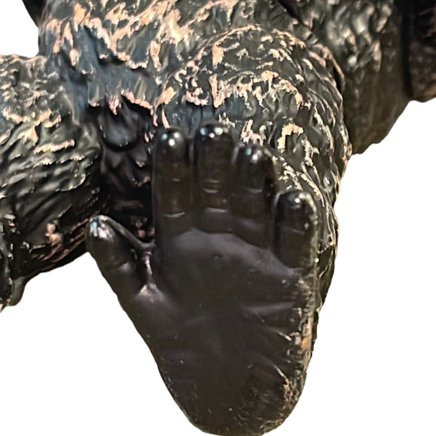 King Kong Figurine, 9" Finely Detailed, Swivel Hips, Moveable Arms, Red Eyes, Silver Painted Chain