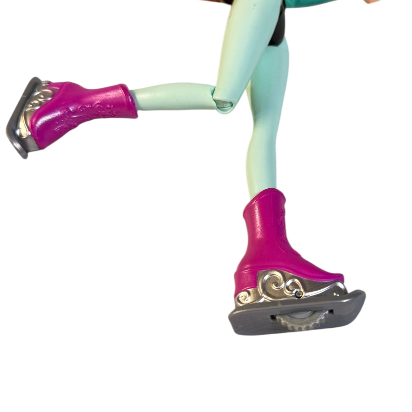 Princess Anna from Frozen 2, Fully Posable in Skating Costume with Skates, Preowned in GUC