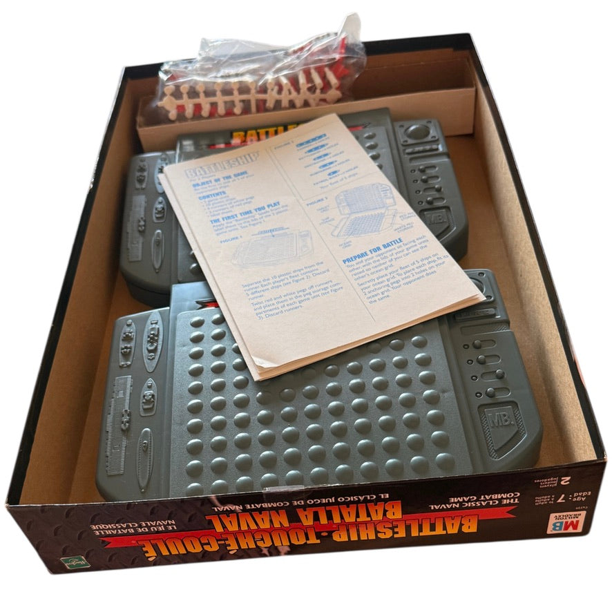 BATTLESHIP The Classic Naval Combat Game Vintage, 1998, Complete and in Good Condition