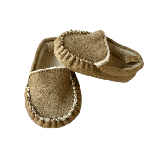 Rising Star Beige Moccasin Infant Slippers 3-6 Months in Excellent Preowned Condition