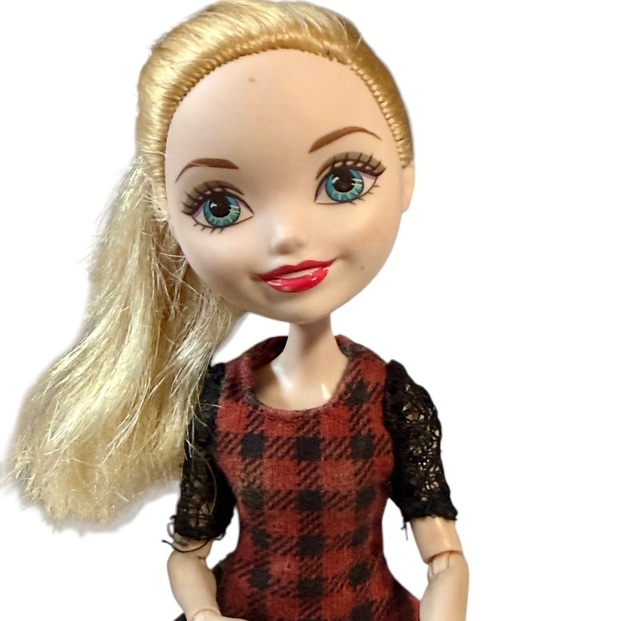 Ever After High First Chapter Cherise Hood, Original Outfit with Net Stockings and High Black Shoes