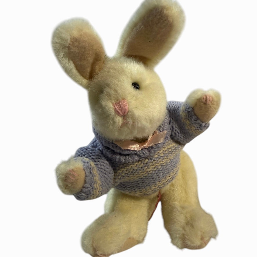 Russ Berrie, 8" Jointed 'Happy Heart Bunnies' Posable Bunny, Lavender Knit Sweater, Pink Bow EUC