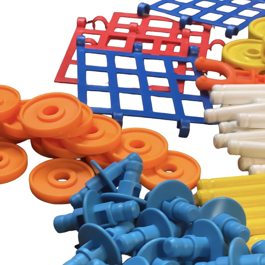 Tinkertoys Lot of 136 Multicoloured Plastic Pieces including Superhero Figure