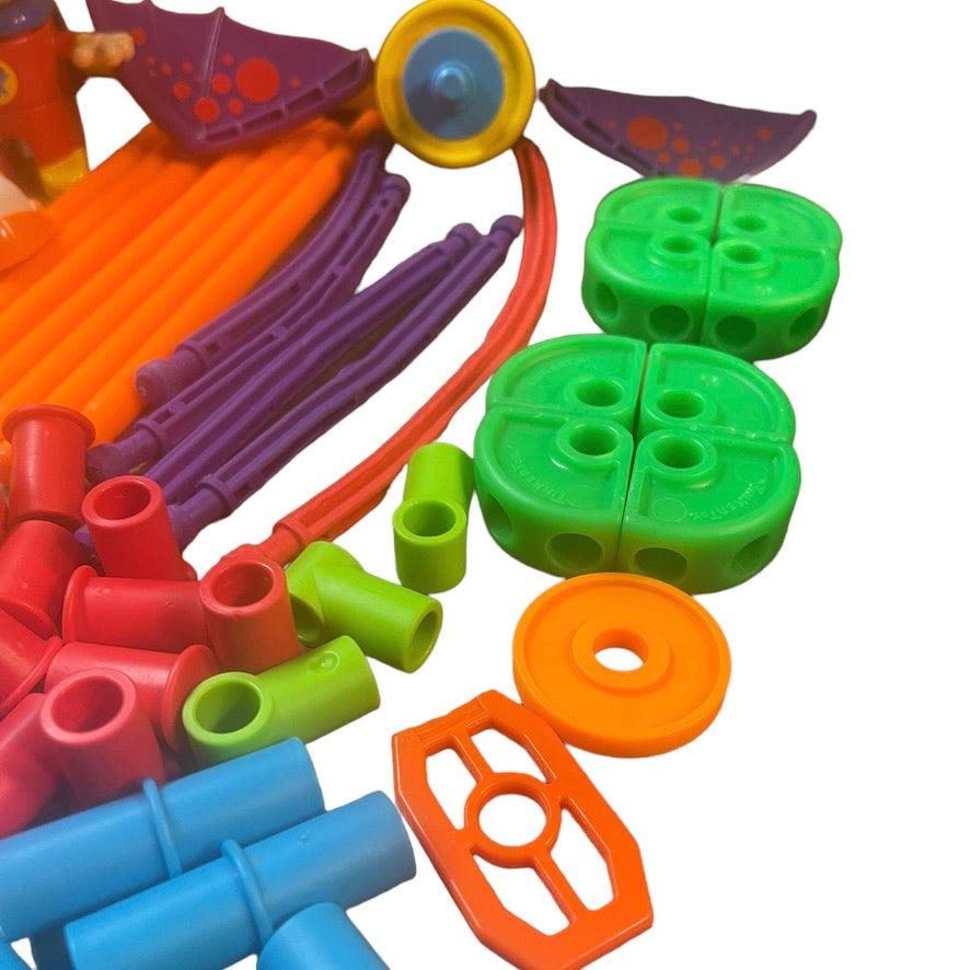 Tinkertoys Lot of 136 Multicoloured Plastic Pieces including Superhero Figure