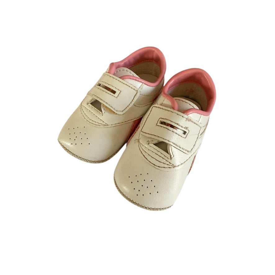 Bout'Shou White& Pink Infant Size 1 Trainers/ Running Shoes, Hook & Loop Closure Tab GUC