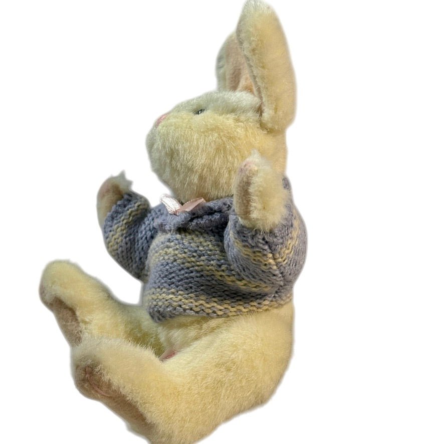 Russ Berrie, 8" Jointed 'Happy Heart Bunnies' Posable Bunny, Lavender Knit Sweater, Pink Bow EUC