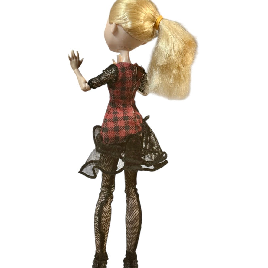 Ever After High First Chapter Cherise Hood, Original Outfit with Net Stockings and High Black Shoes