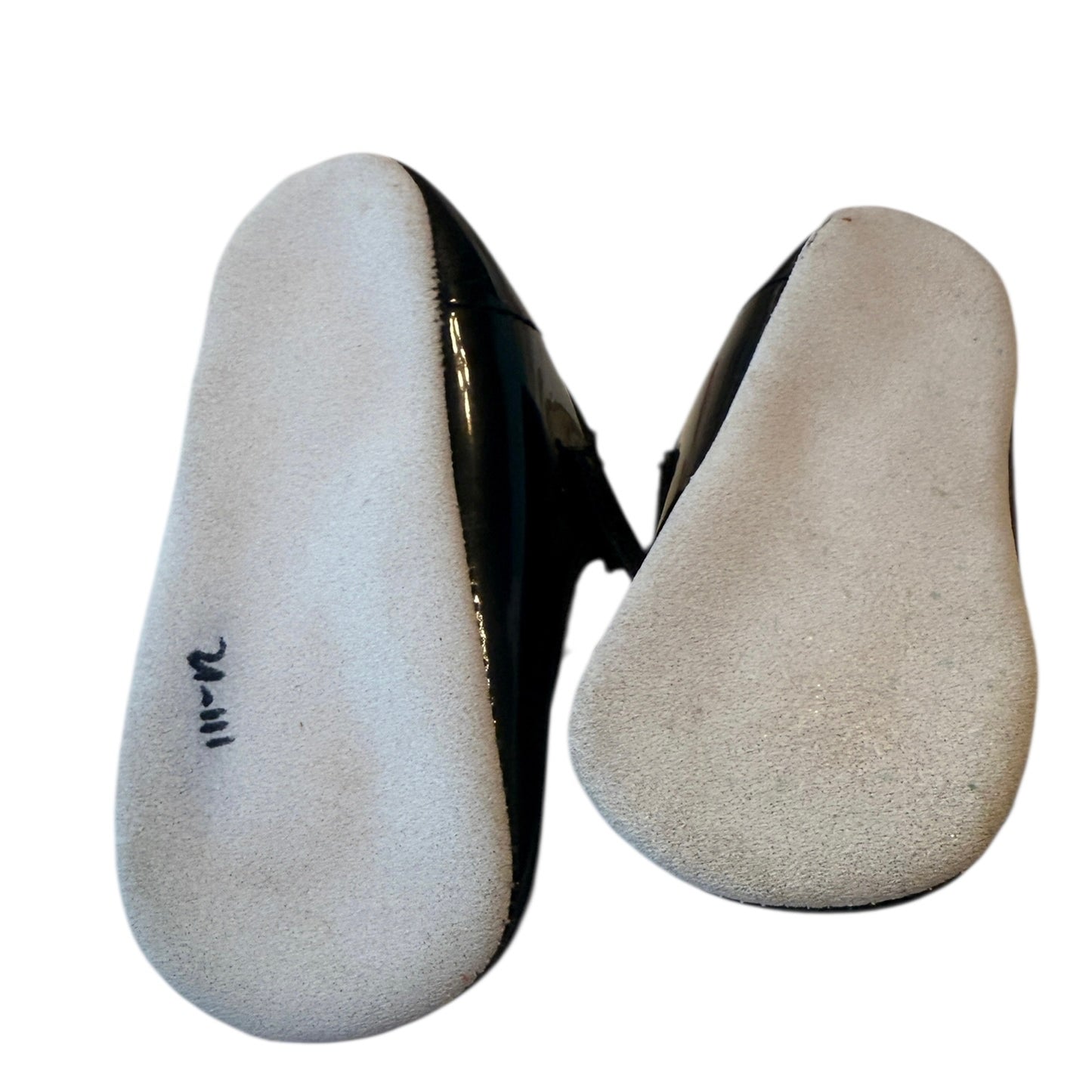 Bout'Shou Black Patent Mary Jane Shoes with Heart Cutouts Size 2 Preowned, Good Condition