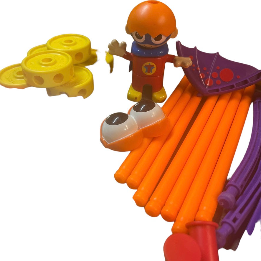 Tinkertoys Lot of 136 Multicoloured Plastic Pieces including Superhero Figure