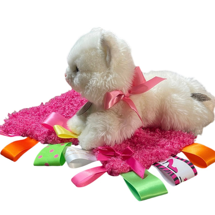 Yomiko Classics White Persian Cat with Raspberry Multi-Textured Minkie Ribbon Tug Lovey