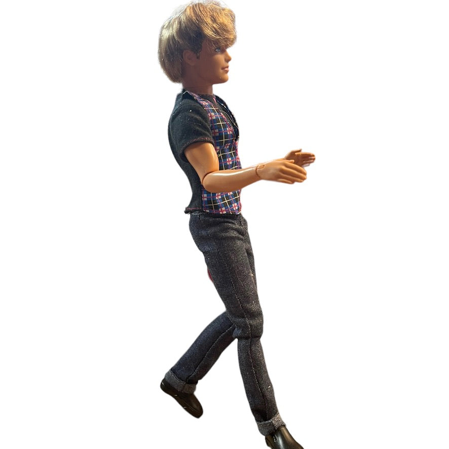 2009 Articulated Fashionista Ken Doll, Jeans, Pink Tie, Plaid Vest Blond/Blue Eyed EUC