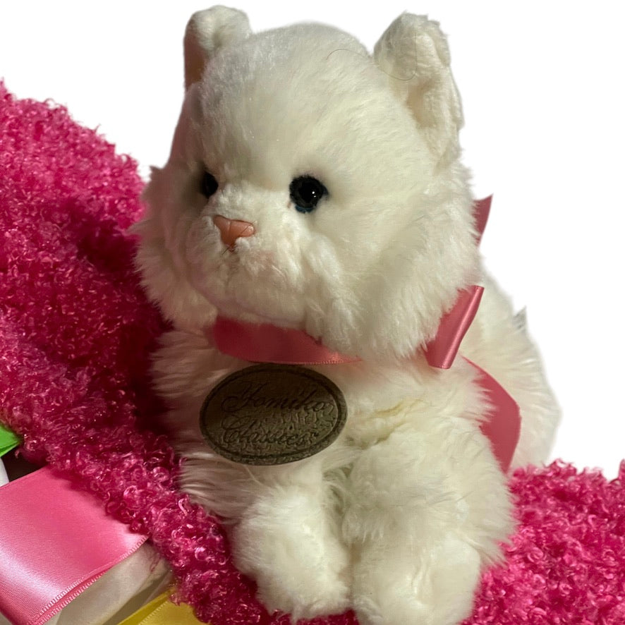 Yomiko Classics White Persian Cat with Raspberry Multi-Textured Minkie Ribbon Tug Lovey
