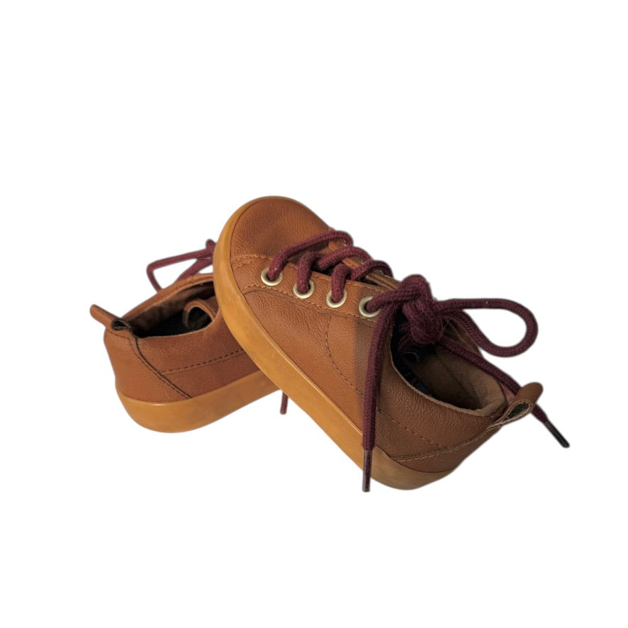 Old Navy Tan Tie Up Shoes with Burgundy Laces, Children's Size 5 in EUC