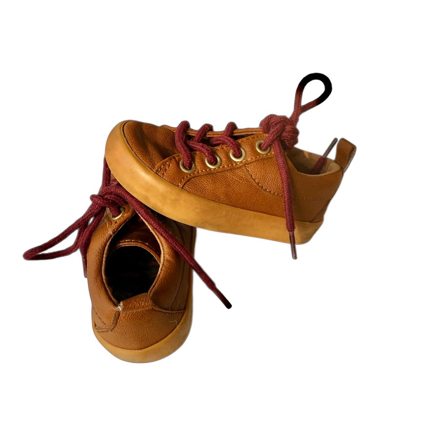 Old Navy Tan Tie Up Shoes with Burgundy Laces, Children's Size 5 in EUC