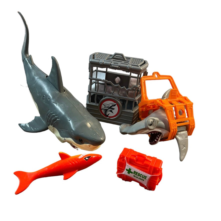 SHARK! Dive Cages & Hammerhead, Great White Sharks & Accessories. A fun Preowned Mixed Lot