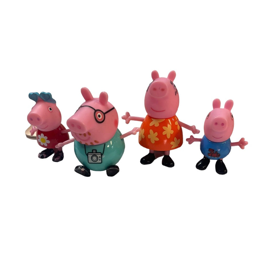 Peppa's Family! Daddy, Mommy, George and Peppa Plastic Figurines, Toys/Cake Toppers