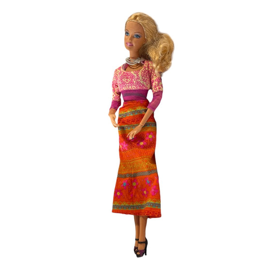 Mattel Articulated Blond 2009 Doll & 2000 Flower Power Pink & Orange Hippy Dress & Accessories