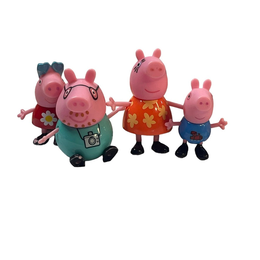 Peppa's Family! Daddy, Mommy, George and Peppa Plastic Figurines, Toys/Cake Toppers