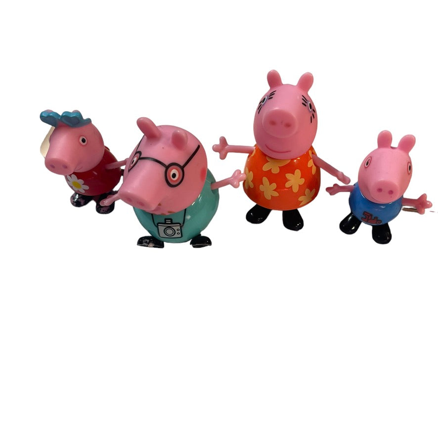 Peppa's Family! Daddy, Mommy, George and Peppa Plastic Figurines, Toys/Cake Toppers