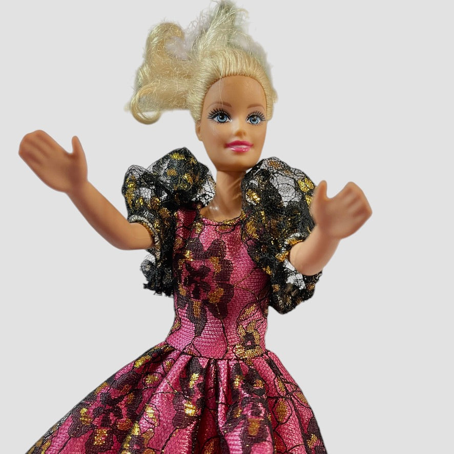 Mattel 2010 Barbie, Long Blond Curls, Ballgown with Black/Gold Lace Overlay & Ankle Strap Shoes in EUC