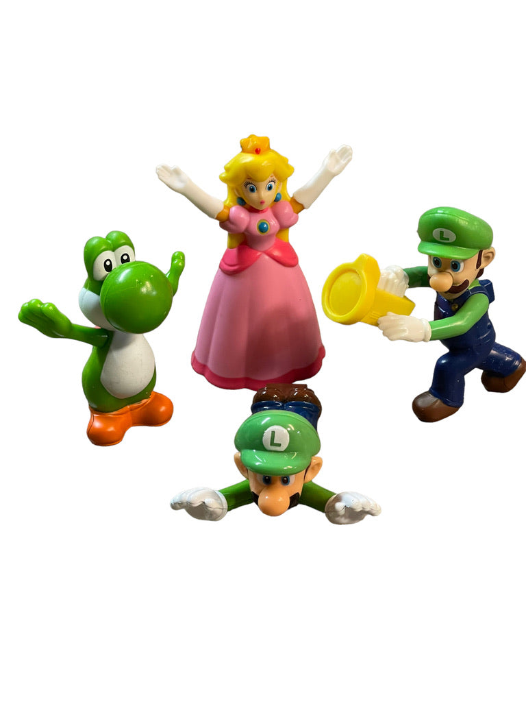 Super Mario Lot of 4 Figures, Princess Peach, Mario x 2, Yoshi  Toys/Cake Toppers