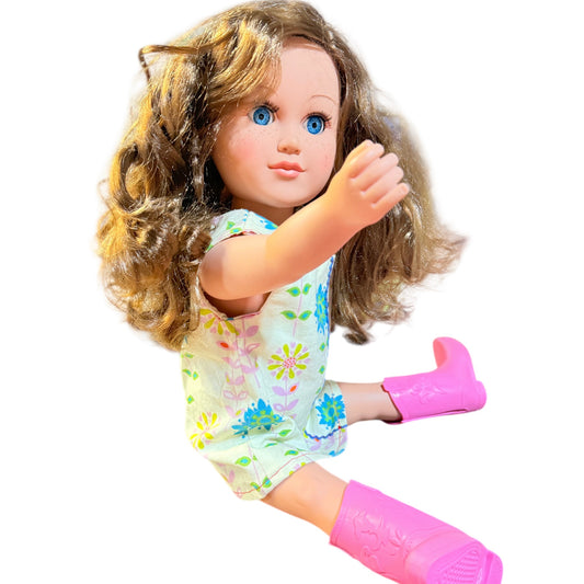 Beautiful Cititoy 18" Fashion Doll, Long Brown Curls, Blue Sleepy Eyes & A Dusting of Freckles