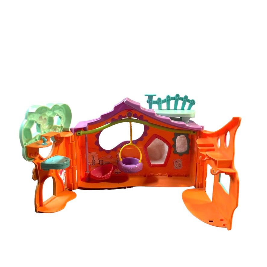 Hasbro Littlest Pet Shop Orange Club Treehouse in Very Good Preowned Condition