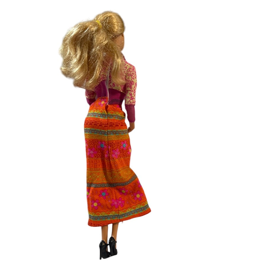 Mattel Articulated Blond 2009 Doll & 2000 Flower Power Pink & Orange Hippy Dress & Accessories