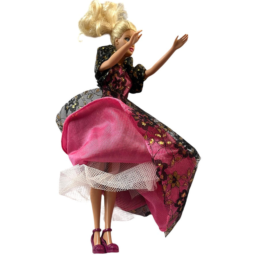 Mattel 2010 Barbie, Long Blond Curls, Ballgown with Black/Gold Lace Overlay & Ankle Strap Shoes in EUC