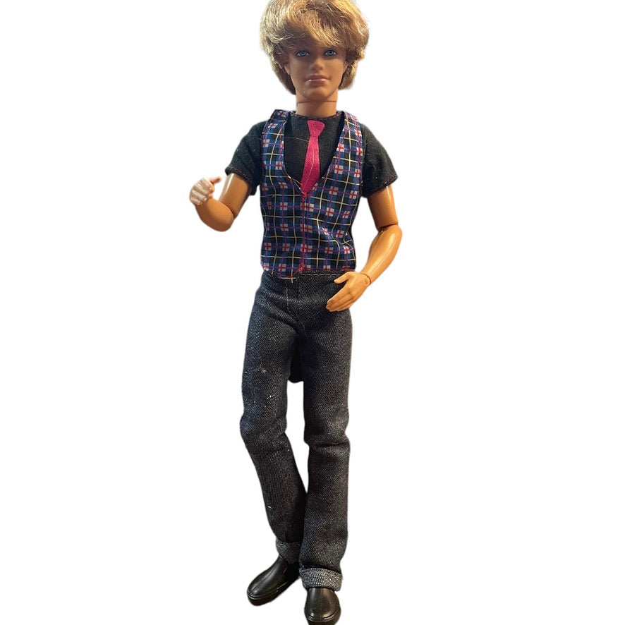 2009 Articulated Fashionista Ken Doll, Jeans, Pink Tie, Plaid Vest  Blond/Blue Eyed EUC