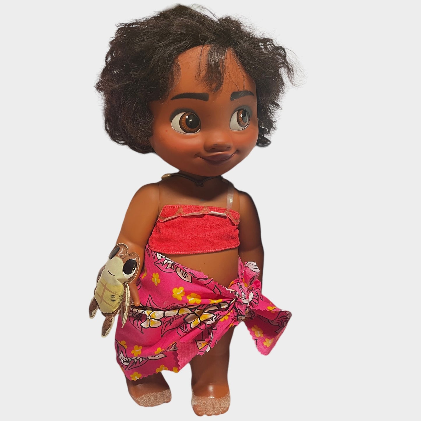 Disney, Moana, 15" Vinyl Doll with Sandy Feet & Black Curly Hair Shell Necklace, Vinyl Turtle