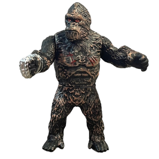 King Kong Figurine, 9" Finely  Detailed, Swivel Hips, Moveable Arms, Red Eyes, Silver Painted Chain