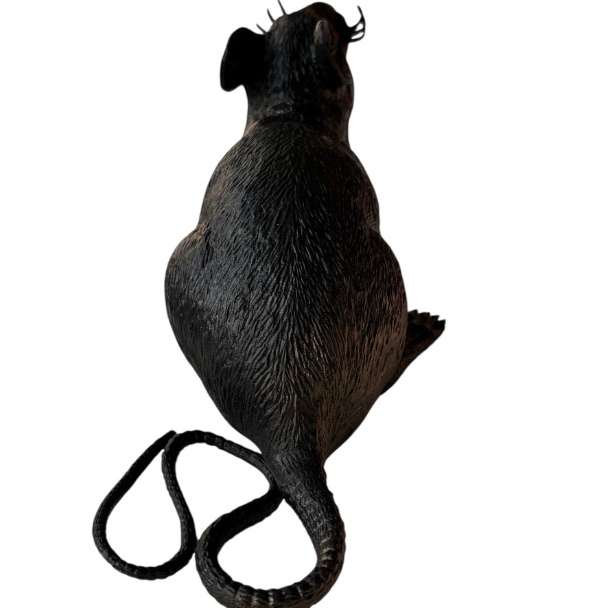 Rat! Yikes! Lifelike Plastic Rat, Just Ready to Scare the Bejebbers Out of Your Besties! in EUC