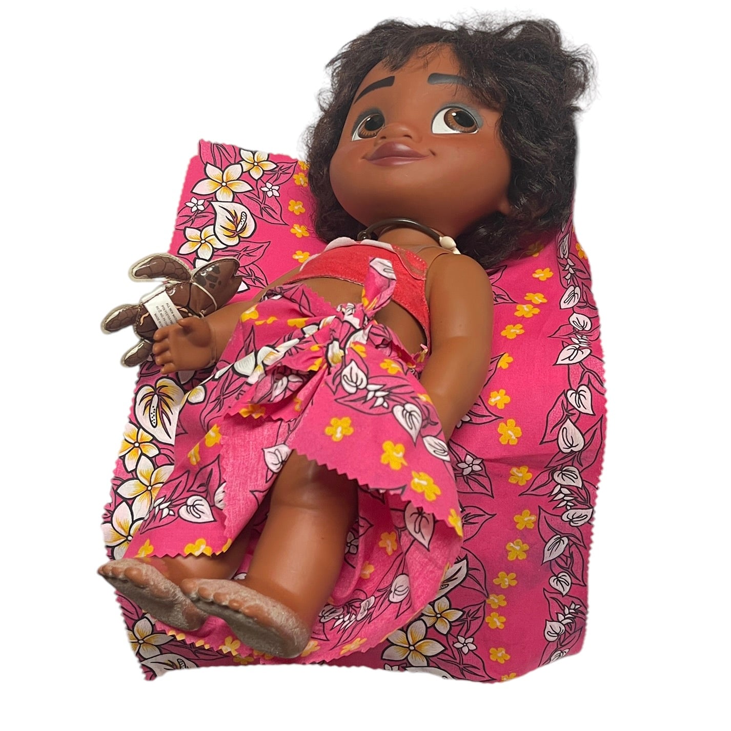 Disney, Moana, 15" Vinyl Doll with Sandy Feet & Black Curly Hair Shell Necklace, Vinyl Turtle