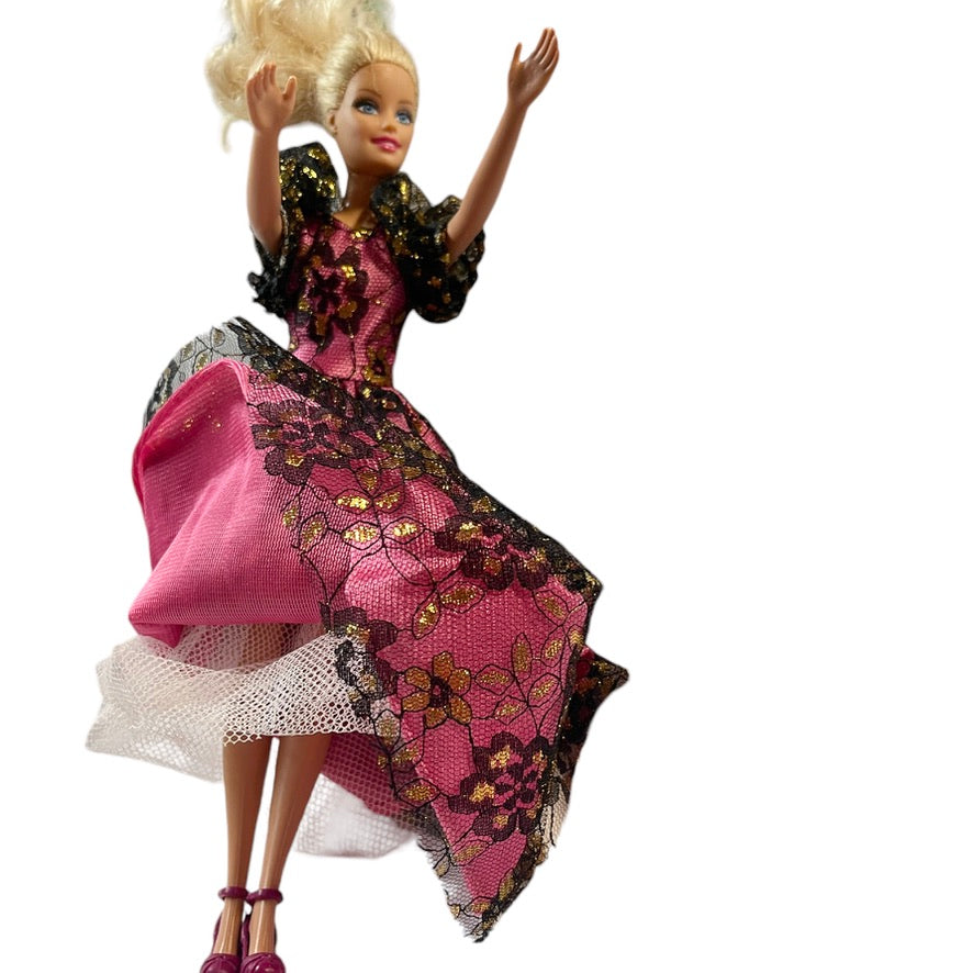 Mattel 2010 Barbie, Long Blond Curls, Ballgown with Black/Gold Lace Overlay & Ankle Strap Shoes in EUC