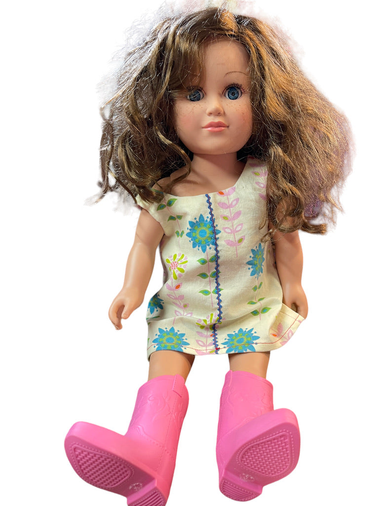 Beautiful Cititoy 18" Fashion Doll, Long Brown Curls, Blue Sleepy Eyes & A Dusting of Freckles