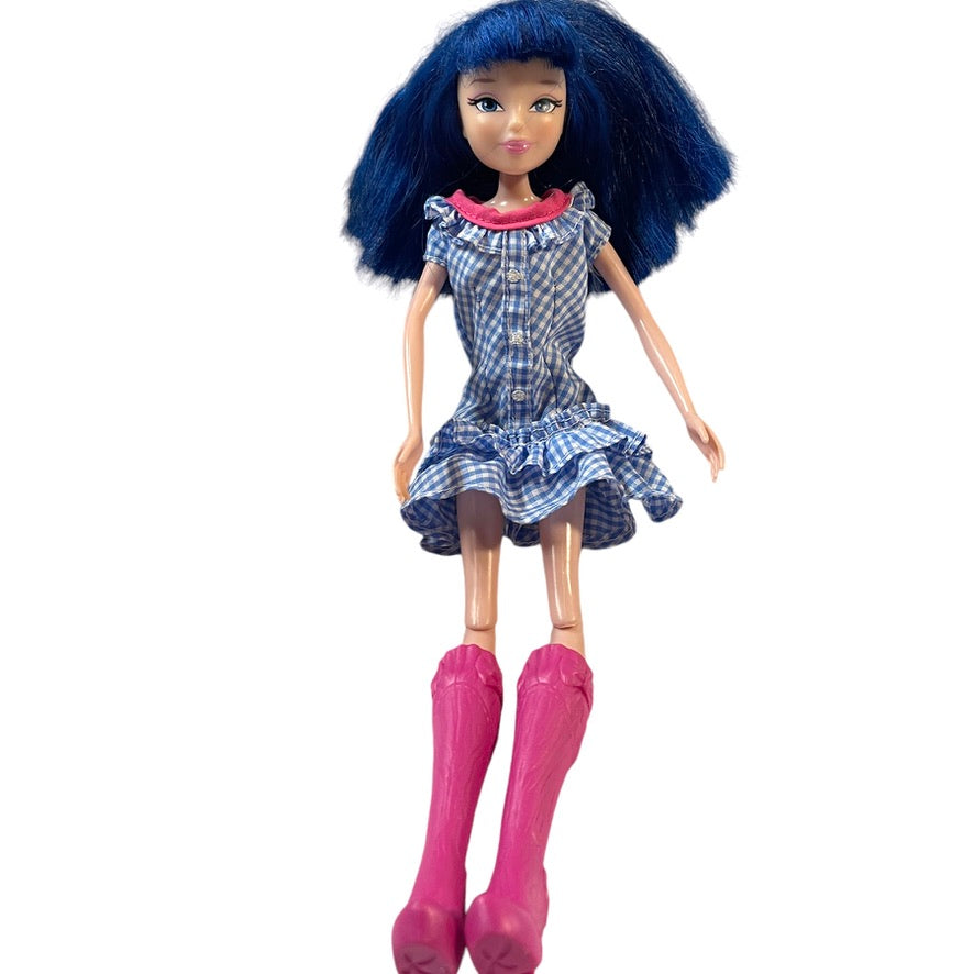 Winx Club Concert Doll Jakks Pacific, Blue Hair, Blue Gingham Dress, Articulated Legs with High Pink Boots in EUC