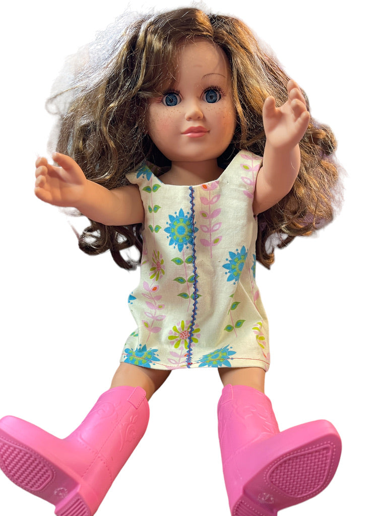 Beautiful Cititoy 18" Fashion Doll, Long Brown Curls, Blue Sleepy Eyes & A Dusting of Freckles