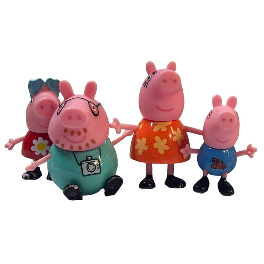 Peppa's Family! Daddy, Mommy, George and Peppa Plastic Figurines, Toys/Cake Toppers