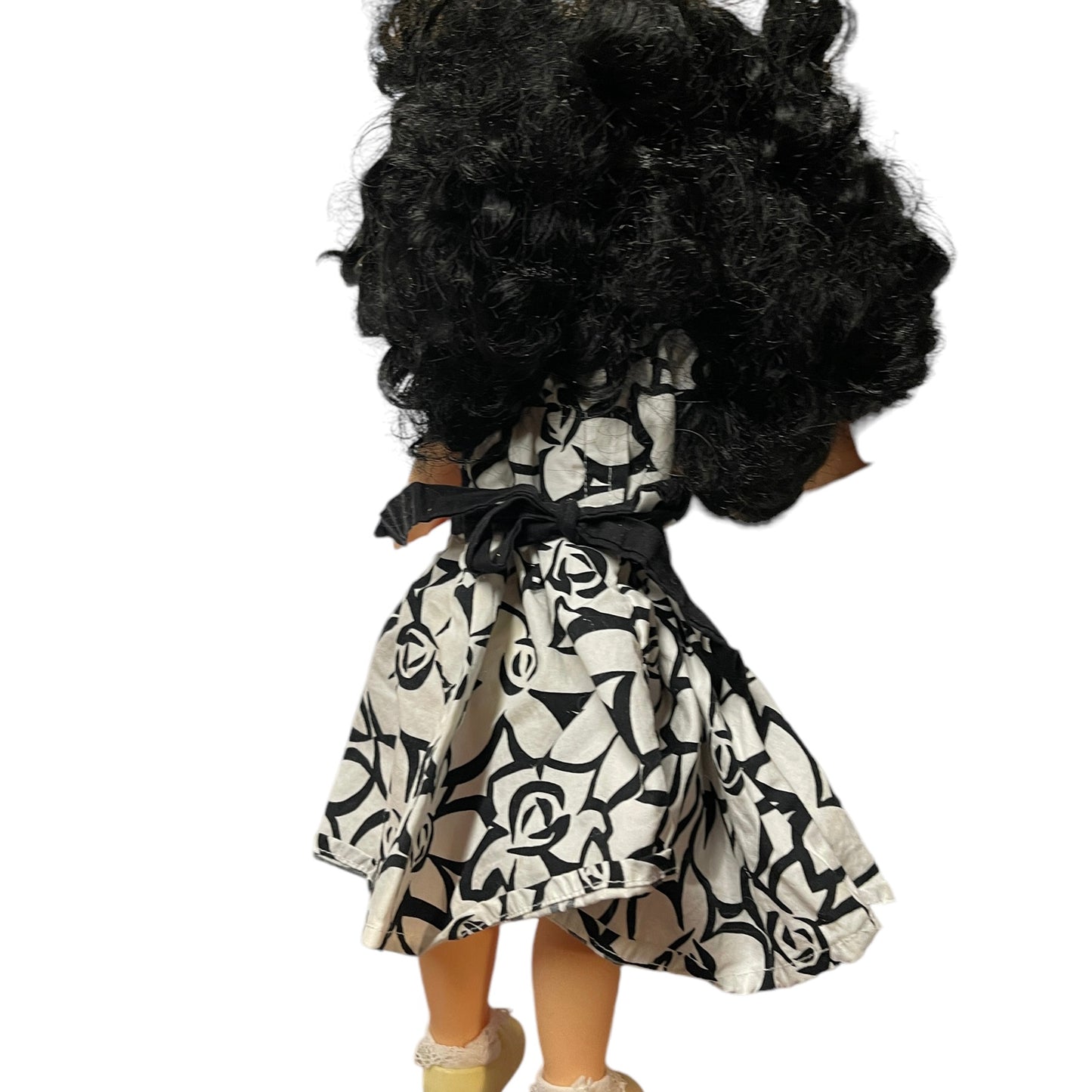 Disney Snow White 15" Animator Princess Toddler Doll, Huge Brown Eyes, Black Hair & Print Dress