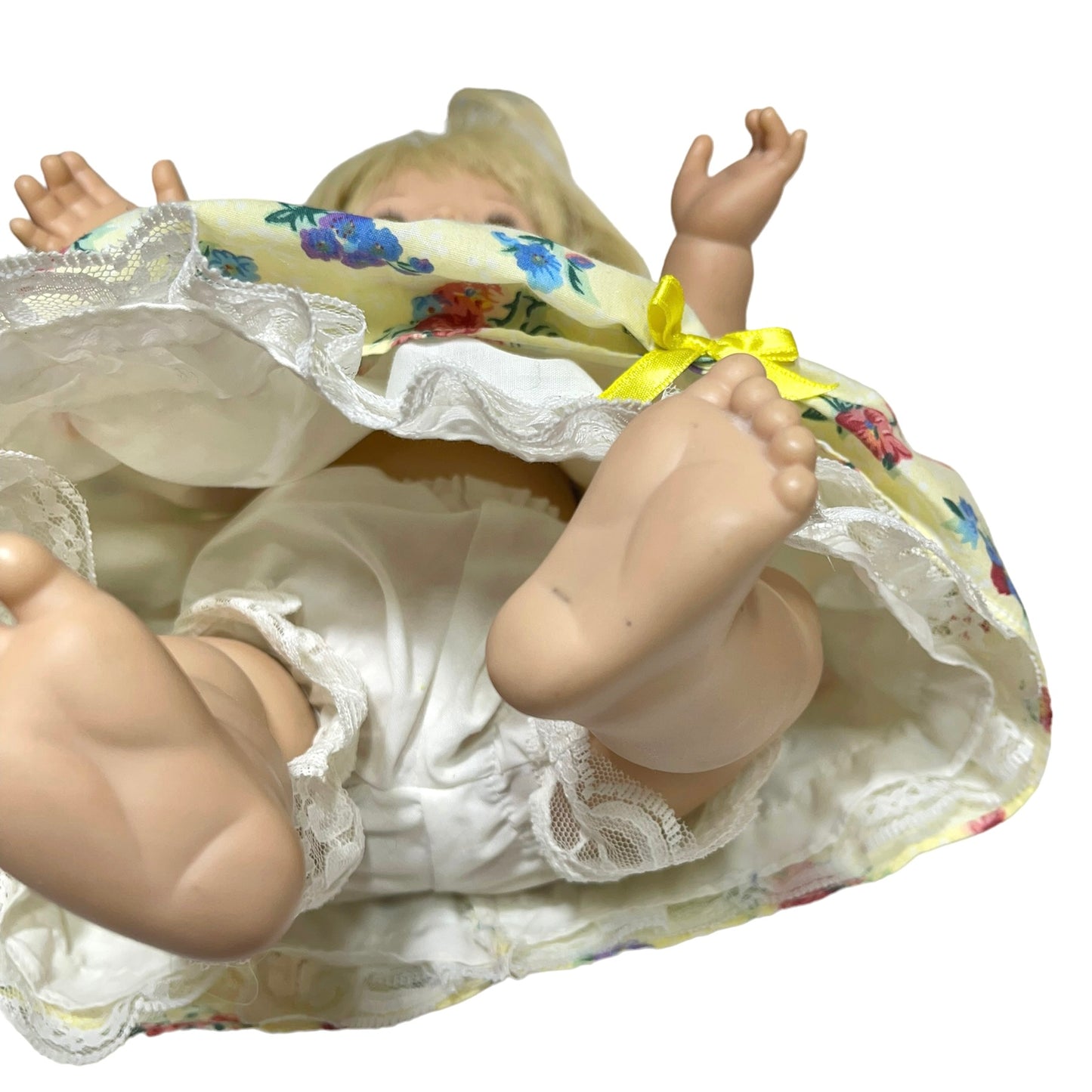 Exquisite Vintage 1995 Baby So Beautiful by Playmates EUC Original Outfit